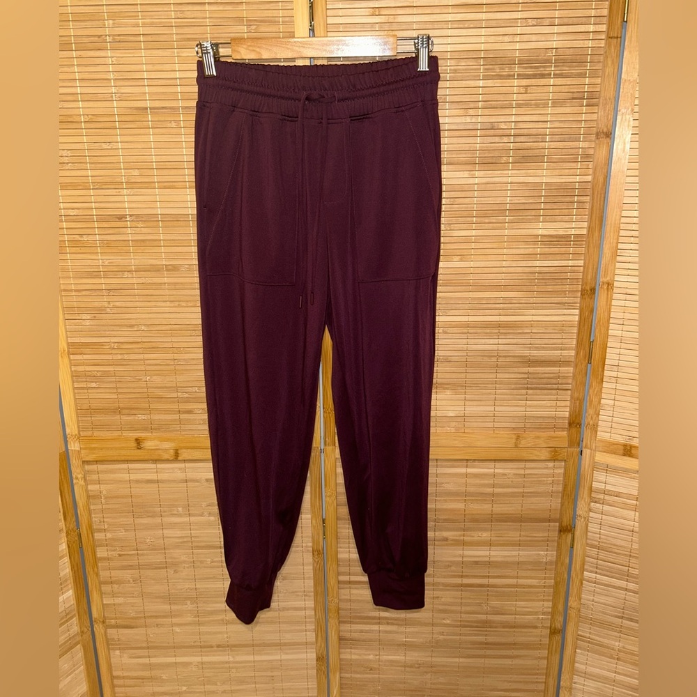 Lou & Grey soft comfy joggers pants burgundy joggers  woman’s S luv stretch